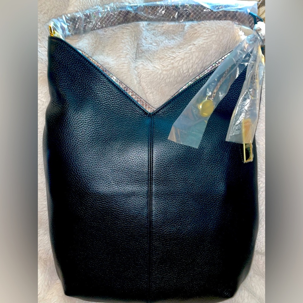 NWT BLACK LEATHER PURSE